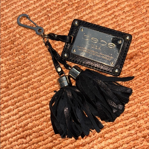 Vintage authentic Bebe leather purse with matching leather whip keychain - Picture 6 of 13